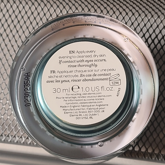 Elemis Pro Collagen Overnight Matrix Replenshing Night Cream NWOB 30 ML /1 FL OZ - Picture 4 of 5